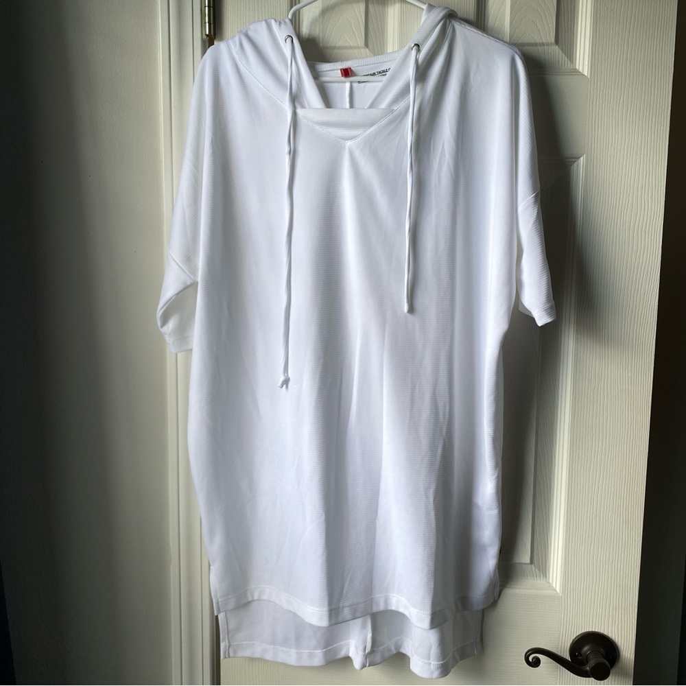 Montauk Tackle Co. Sun Hoodie - size medium